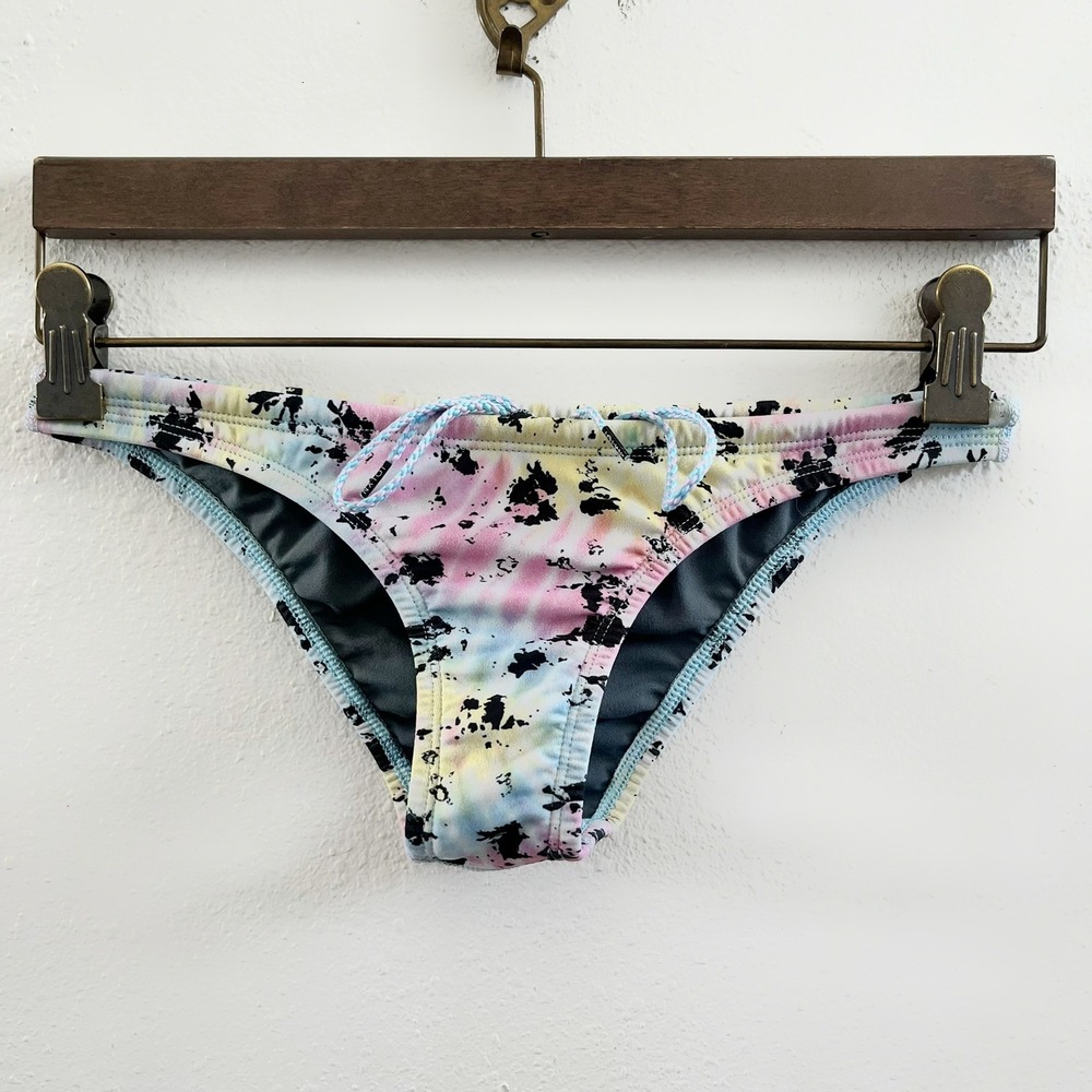 MALLYCE x JOLYN Bikini Bottom Size Medium (runs small)